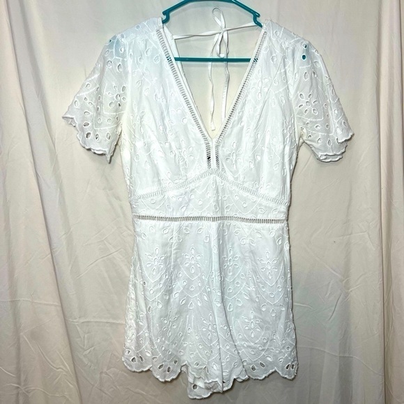 Abercrombie & Fitch Pants - ABERCROMBIE & Fitch White Cotton Eyelet Romper - Size Small - Great Condition!